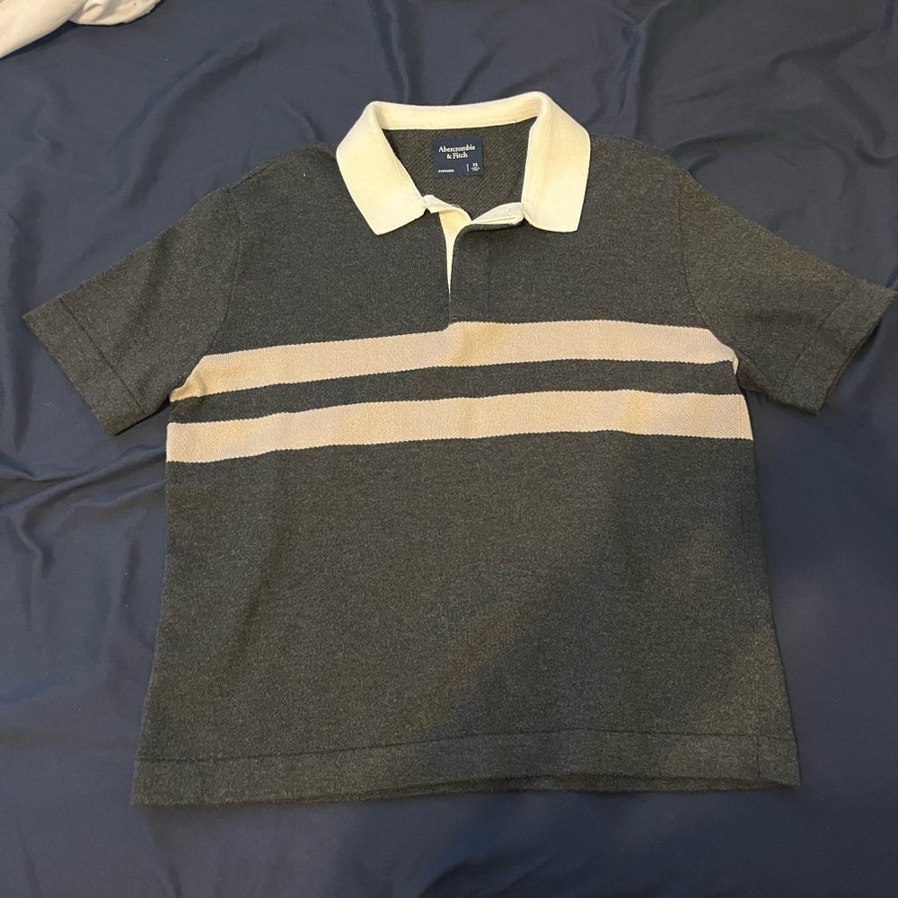 Abercrombie and Fitch Sweater Polo (Oversized) - Picture 2 of 2